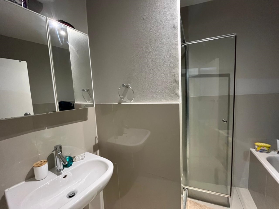 3 Bedroom Property for Sale in Vredehoek Western Cape
